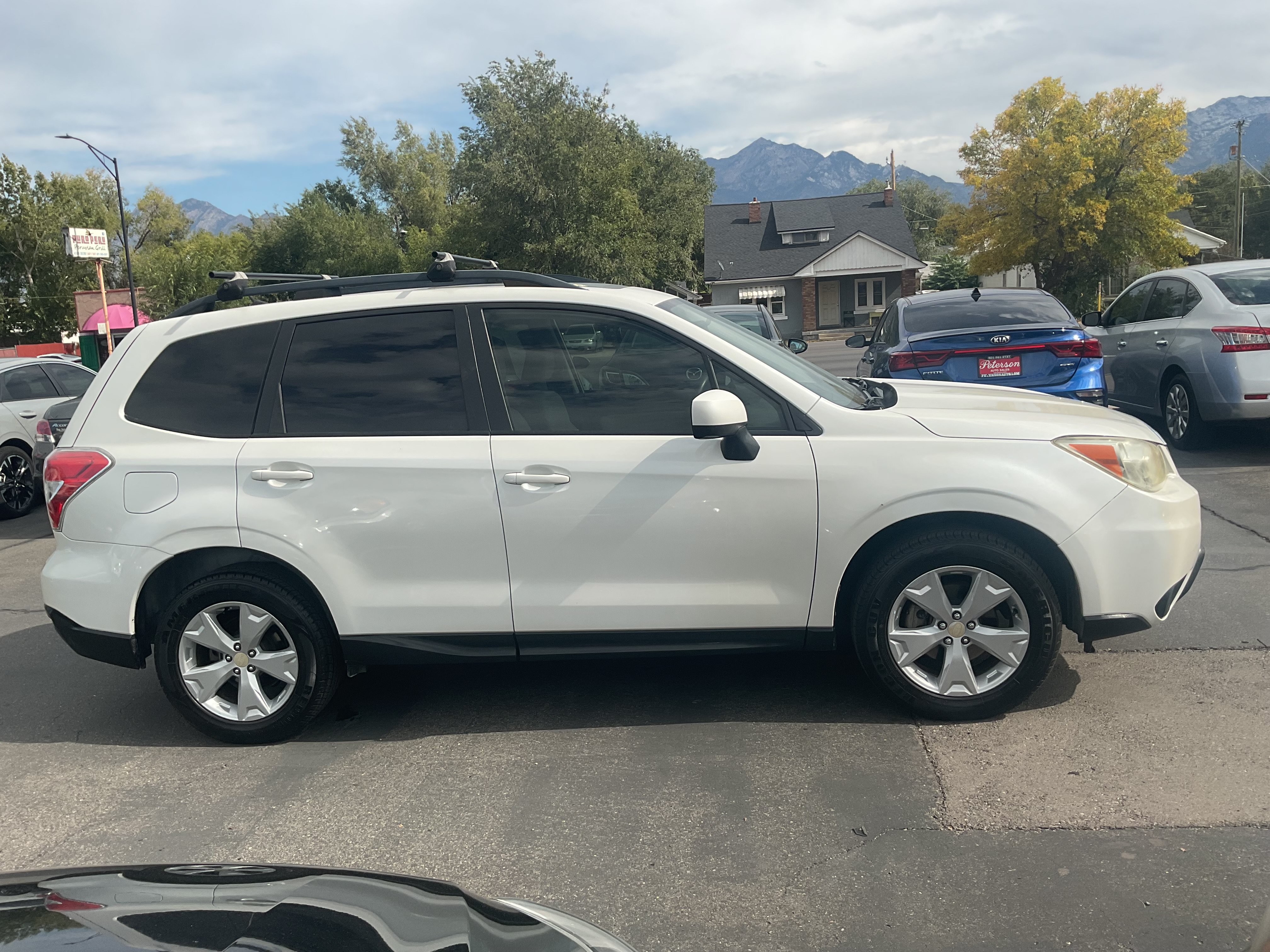 Used 2015 Subaru Forester 2.5i Premium w/ All-Weather Package AWD/4WD image 4