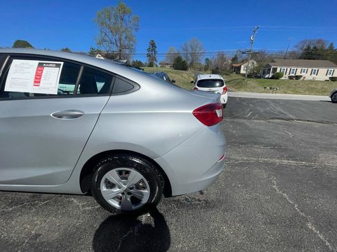 Used 2016 Chevrolet Cruze LS image 5