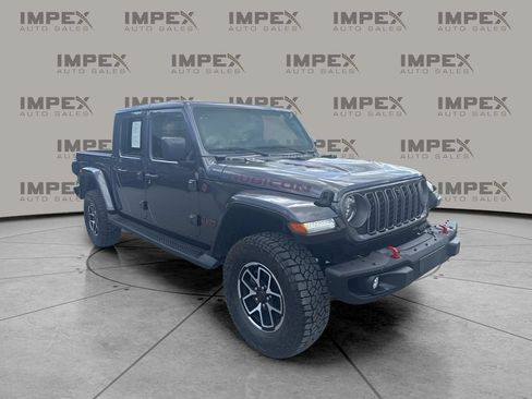 Used 2024 Jeep Gladiator Rubicon AWD/4WD image 7