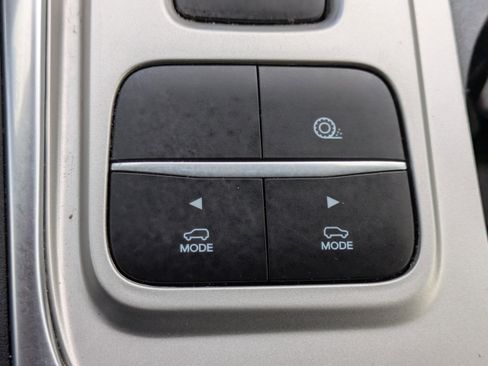 Certified 2022 Ford Explorer Limited w/ Limited Technology Package image 30