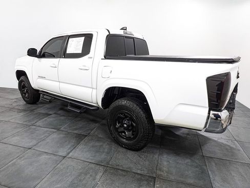 Used 2020 Toyota Tacoma SR5 RWD image 5