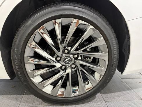 Used 2025 Lexus ES 300h Ultra Luxury w/ Accessory Package (Z1) FWD image 23