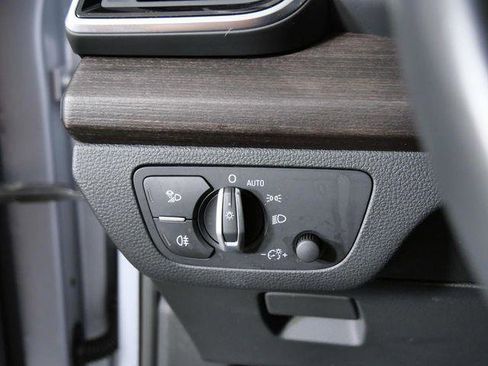 Used 2022 Audi Q5 2.0T Premium w/ Convenience Package image 22