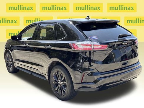 Used 2024 Ford Edge SE w/ Black Appearance Package image 9