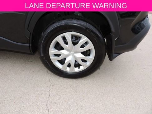 Used 2025 Toyota Corolla Cross L FWD image 14