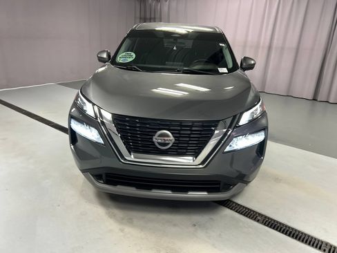 Used 2021 Nissan Rogue SV AWD/4WD image 2