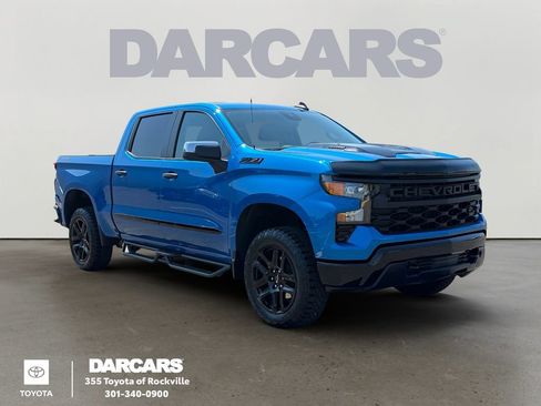 Used 2024 Chevrolet Silverado 1500 Custom Trail Boss w/ Dark Appearance Package AWD/4WD image 1