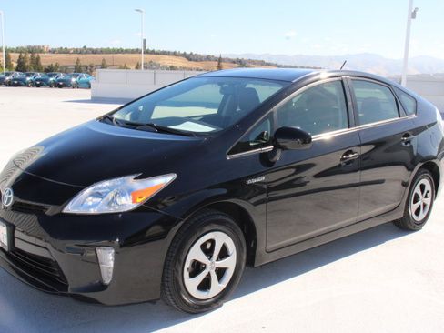 Used 2013 Toyota Prius Three FWD image 4