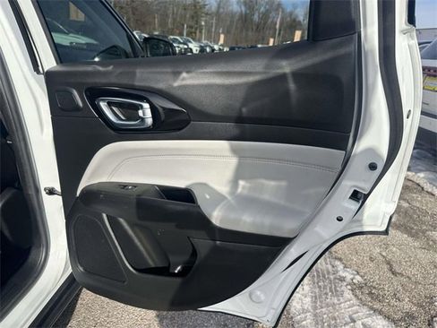 Certified 2022 Jeep Compass Limited w/ Sun and Sound Group image 22