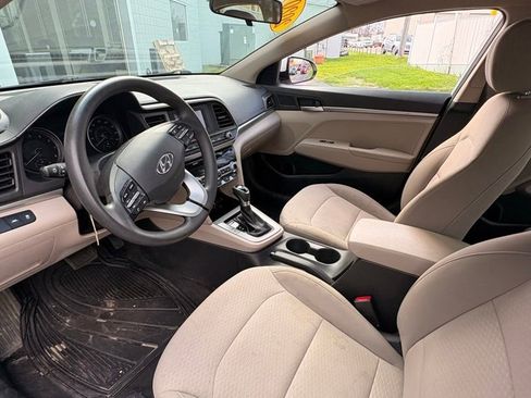 Used 2020 Hyundai Elantra SE image 12