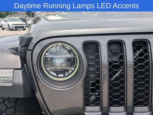 Used 2022 Jeep Gladiator Rubicon w/ LED Lighting Group AWD/4WD image 9