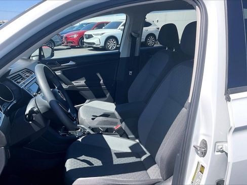Used 2018 Volkswagen Tiguan S w/ 3rd Row Seat Package AWD/4WD image 22