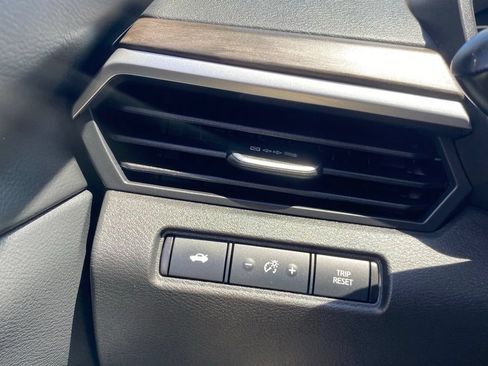 Used 2025 Nissan Altima 2.5 SV FWD image 25