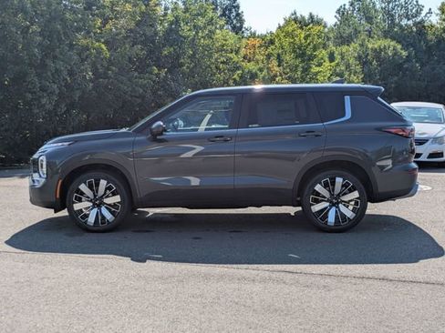 New 2025 Mitsubishi Outlander SE image 6