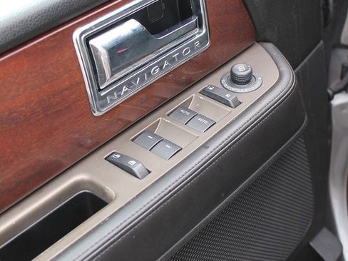 Used 2013 Lincoln Navigator 4WD w/ HD Trailer Tow Pkg image 10