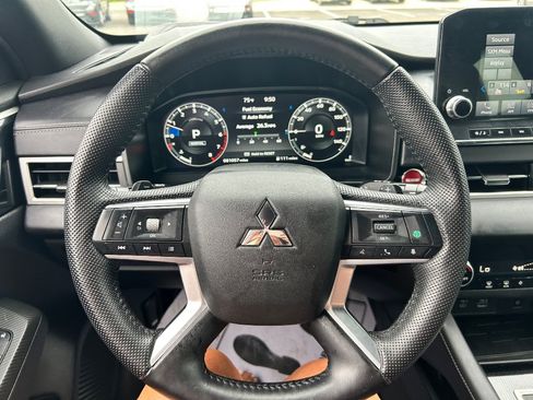 Used 2023 Mitsubishi Outlander Ralliart AWD/4WD image 15