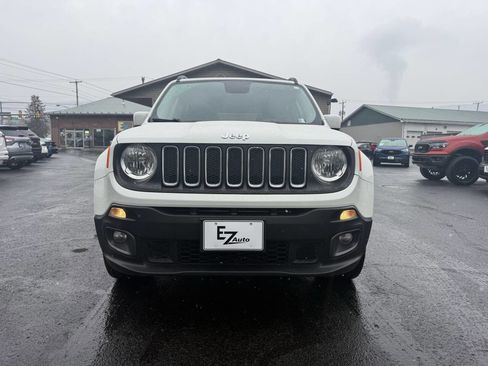 Used 2017 Jeep Renegade Latitude w/ Cold Weather Group image 3