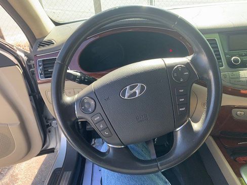 Used 2012 Hyundai Genesis 3.8 image 5