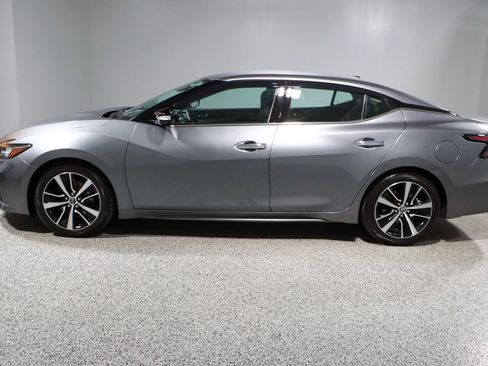 Used 2023 Nissan Maxima SV w/ Floor Mat Group image 10