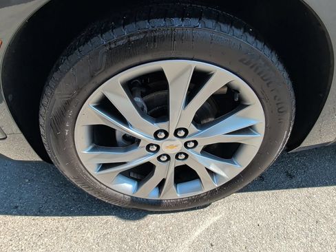 Used 2019 Chevrolet Blazer Premier w/ Sun and Wheels Package AWD/4WD image 9