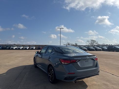 Certified 2025 Nissan Sentra SR image 16