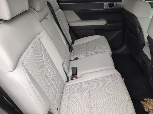 Used 2026 Hyundai Santa Fe SEL AWD/4WD image 13