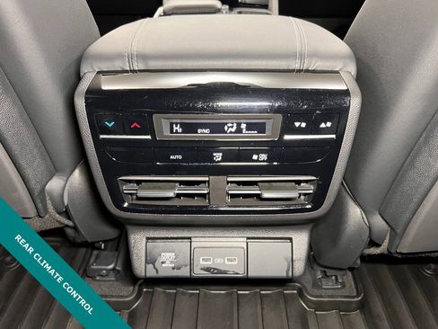 Used 2024 Acura MDX SH-AWD w/ Technology Package image 13