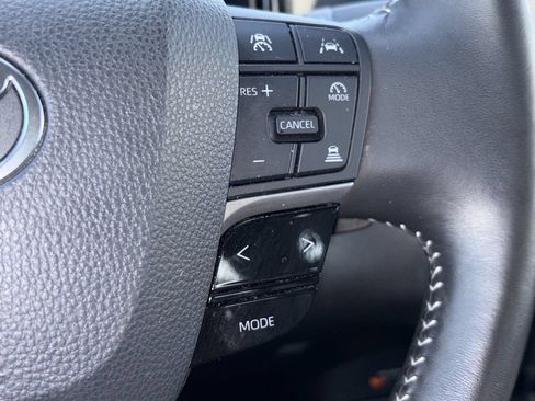 Used 2025 Toyota Camry SE FWD image 23