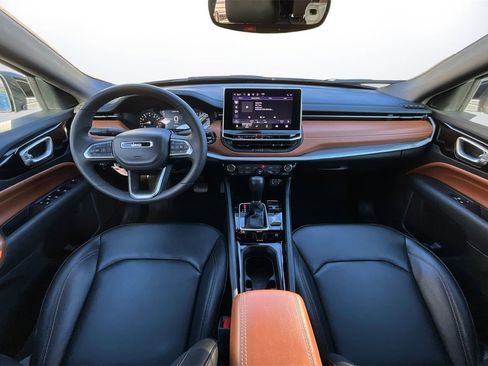 Certified 2024 Jeep Compass Limited image 13