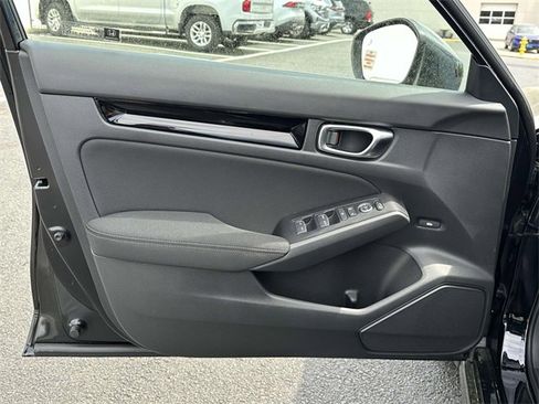 Used 2025 Honda Civic Sport image 11