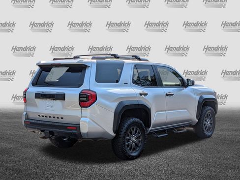 Used 2025 Toyota 4Runner SR5 AWD/4WD image 10