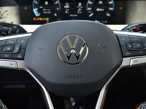 New 2026 Volkswagen Tiguan SE AWD/4WD image 18