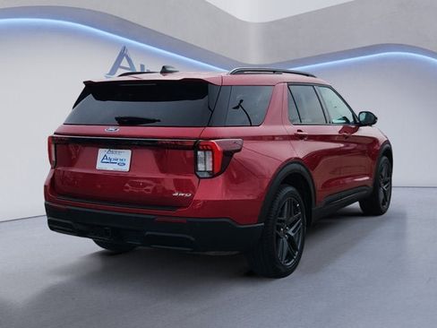 Certified 2025 Ford Explorer ST-Line w/ ST-Line Street Pack AWD/4WD image 5