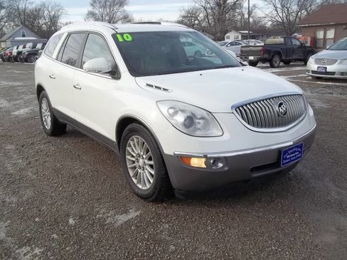 Used 2010 Buick Enclave CXL image 2