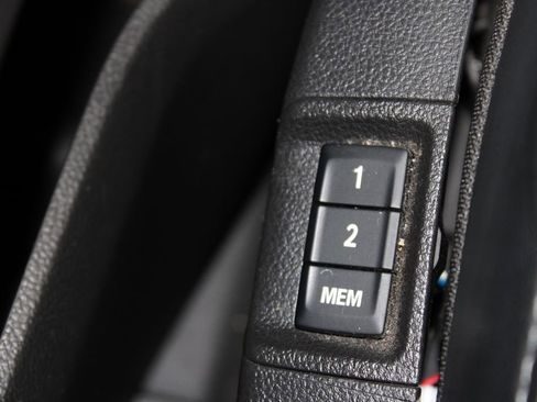 Used 2019 Buick Encore Essence image 35