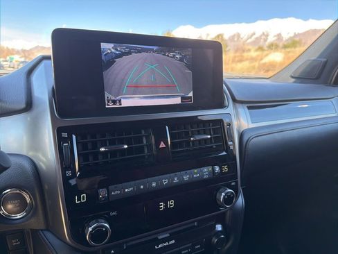 Used 2022 Lexus GX 460 Premium w/ Premium Package image 20