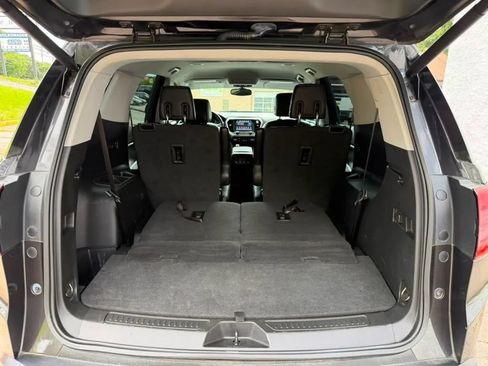 Used 2018 GMC Acadia SLT w/ LPO, Floor Liner Package FWD image 29