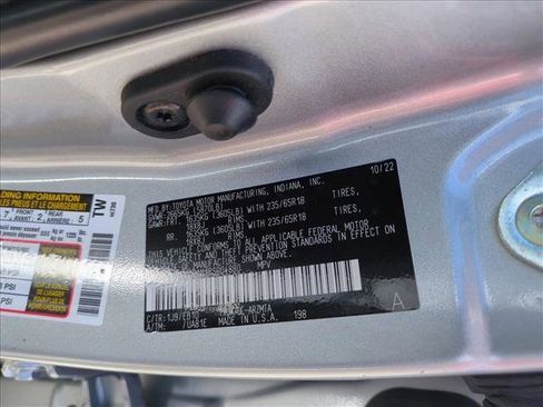 Used 2023 Toyota Highlander XLE FWD image 26