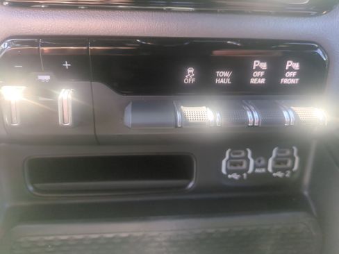 Used 2022 RAM 1500 Big Horn AWD/4WD image 24