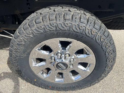 Used 2018 Ford F250 Lariat w/ Lariat Ultimate Package AWD/4WD image 32