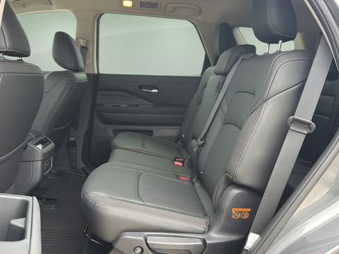 New 2026 Nissan Pathfinder SL AWD/4WD image 17