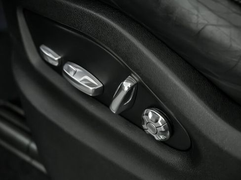 Used 2020 Porsche Cayenne AWD/4WD image 22