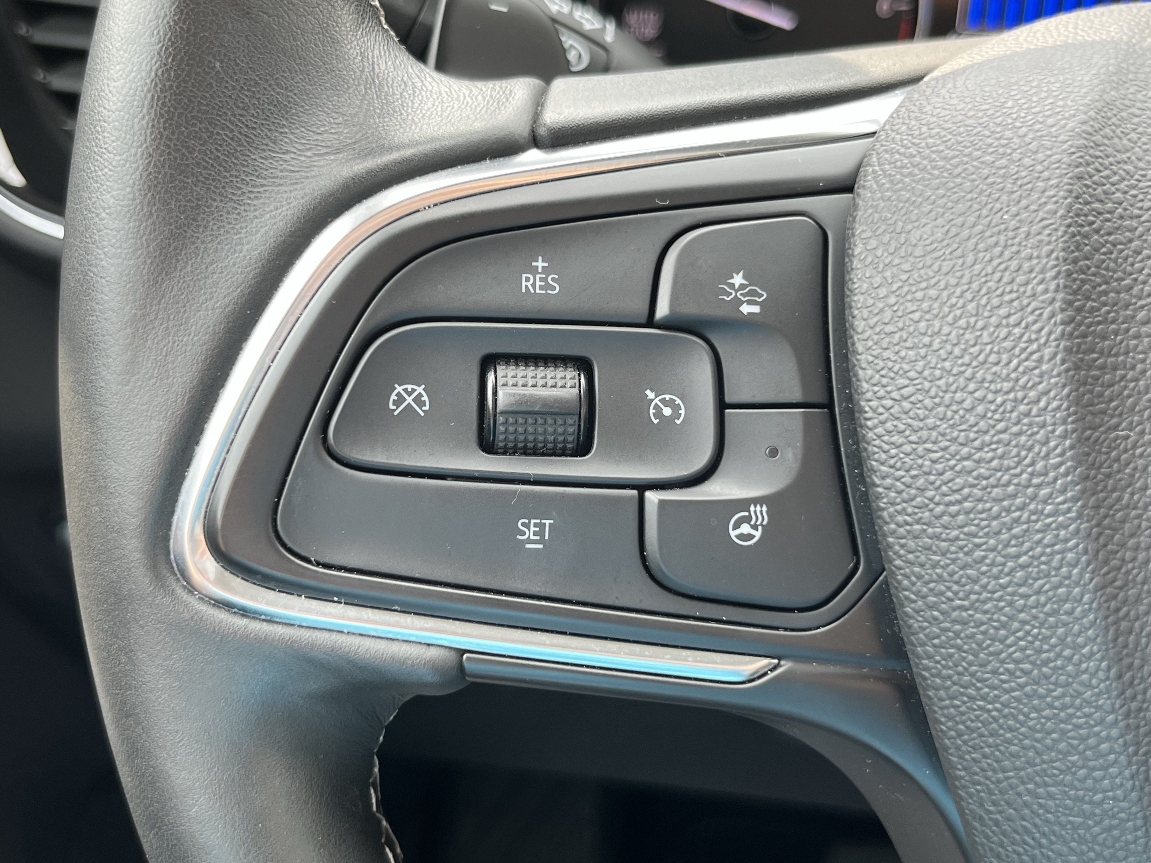 Used 2023 Buick Envision Avenir AWD/4WD image 26