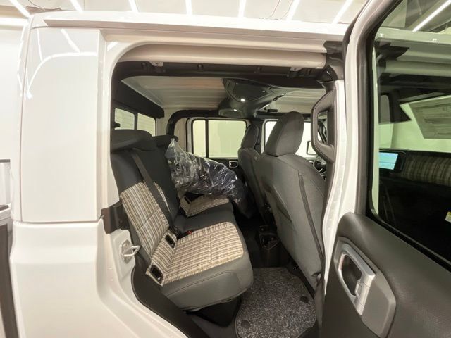New 2026 Jeep Gladiator Mojave AWD/4WD image 25