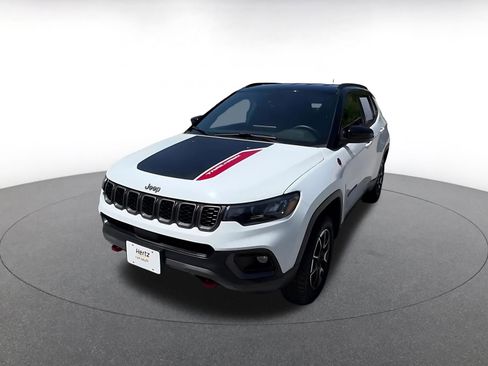 Used 2025 Jeep Compass Trailhawk AWD/4WD image 7