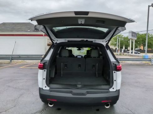Used 2023 Chevrolet Traverse RS AWD/4WD image 17