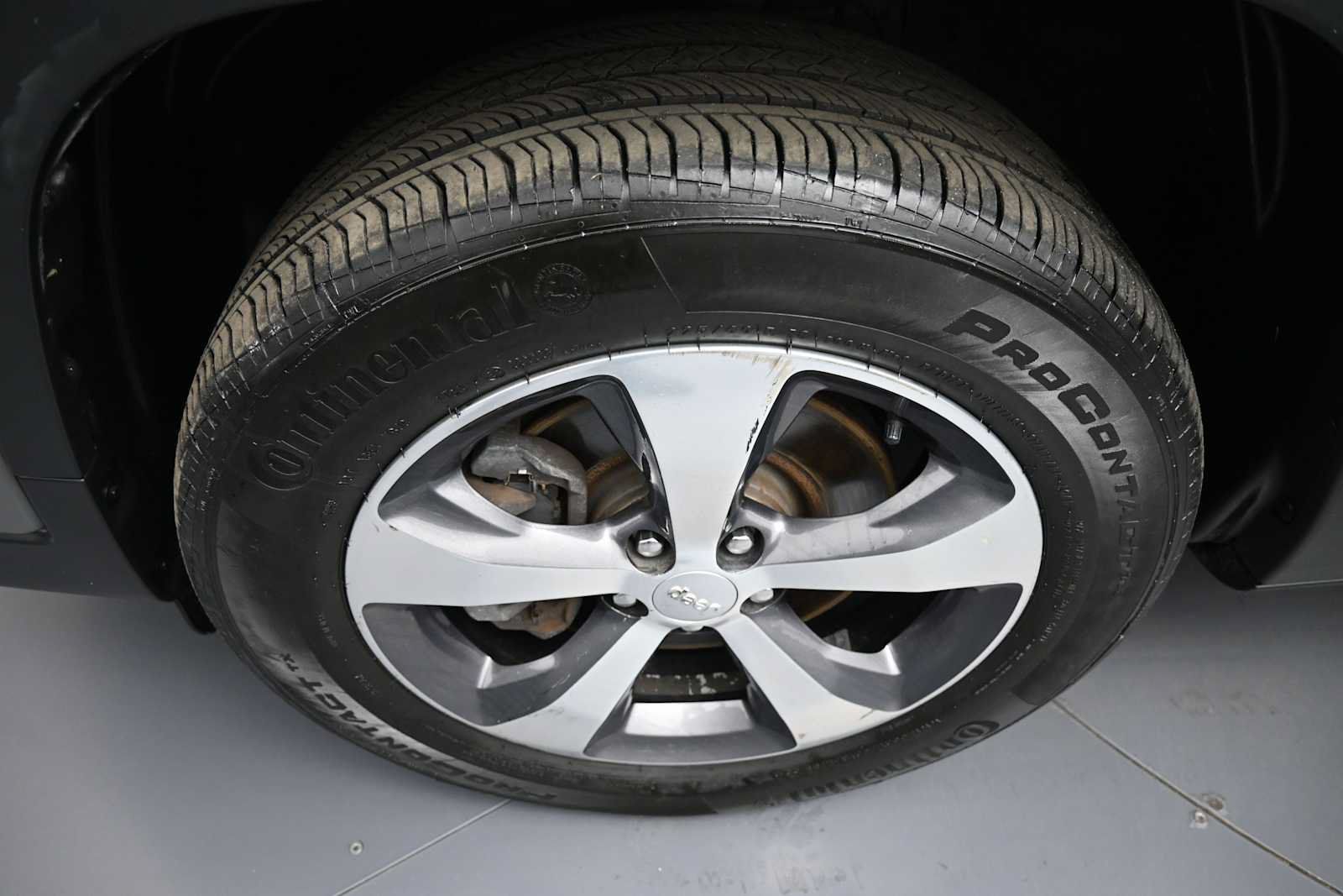 Used 2020 Jeep Cherokee Limited AWD/4WD image 14