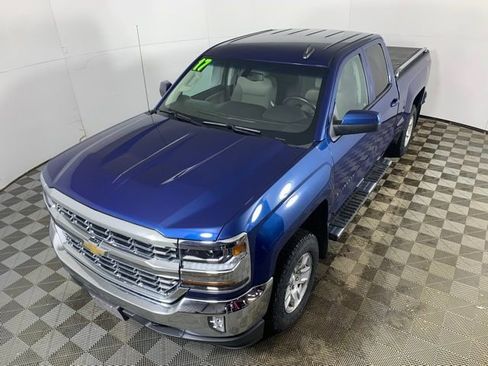 Used 2017 Chevrolet Silverado 1500 LT w/ LT Convenience Package image 9