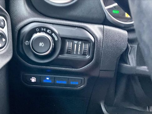 Used 2021 Jeep Wrangler Unlimited Sahara w/ Cold Weather Group AWD/4WD image 30