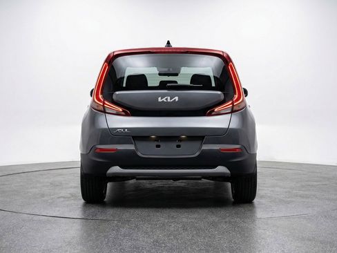 Used 2025 Kia Soul LX w/ LX Technology Package image 6